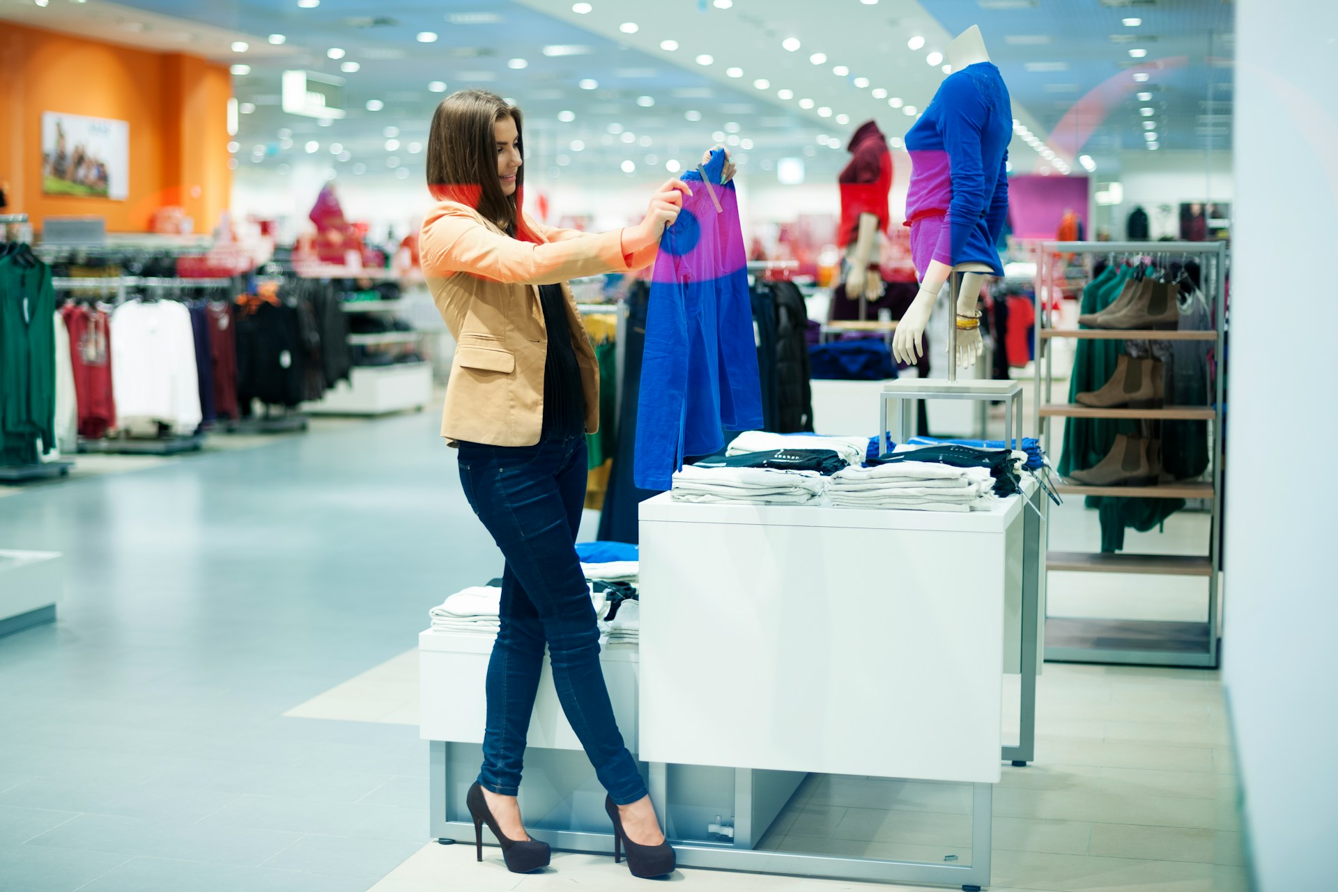 Why Retail Refurbishments Are Starting to Include Digital Displays Much Earlier